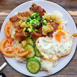 Cơm Sườn Trứng Ốp La
